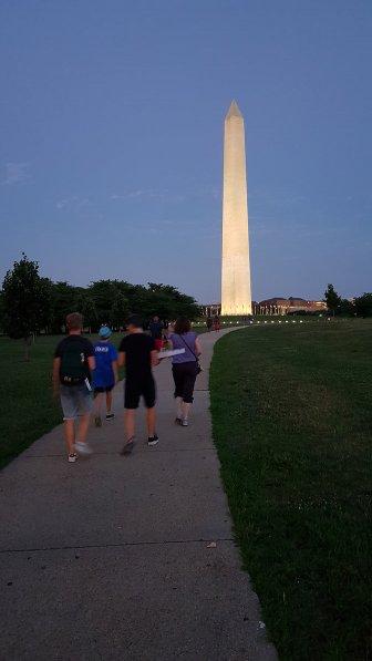 On the way toward the Washington monument